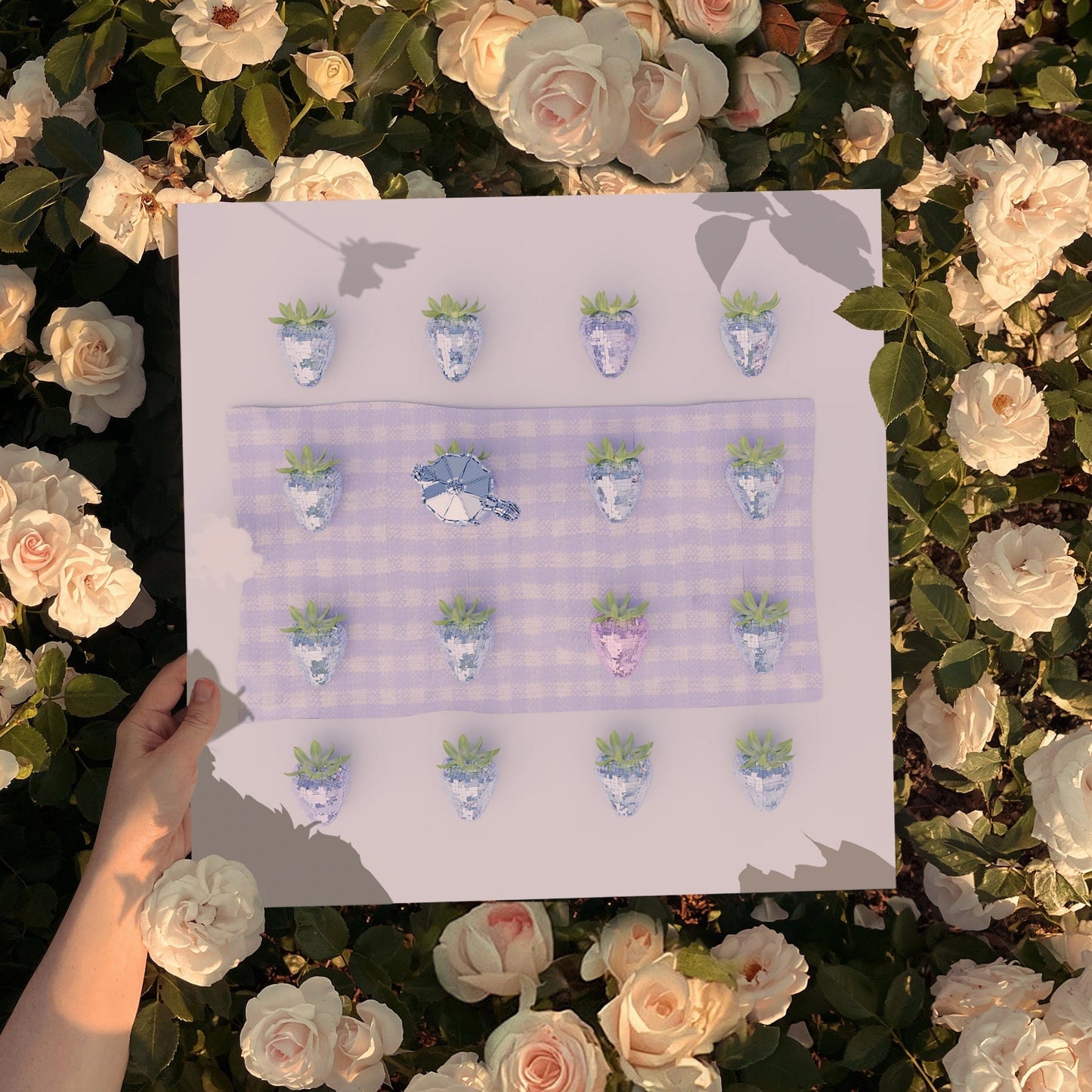 blingbling blue strawberries - Mooon Gallery